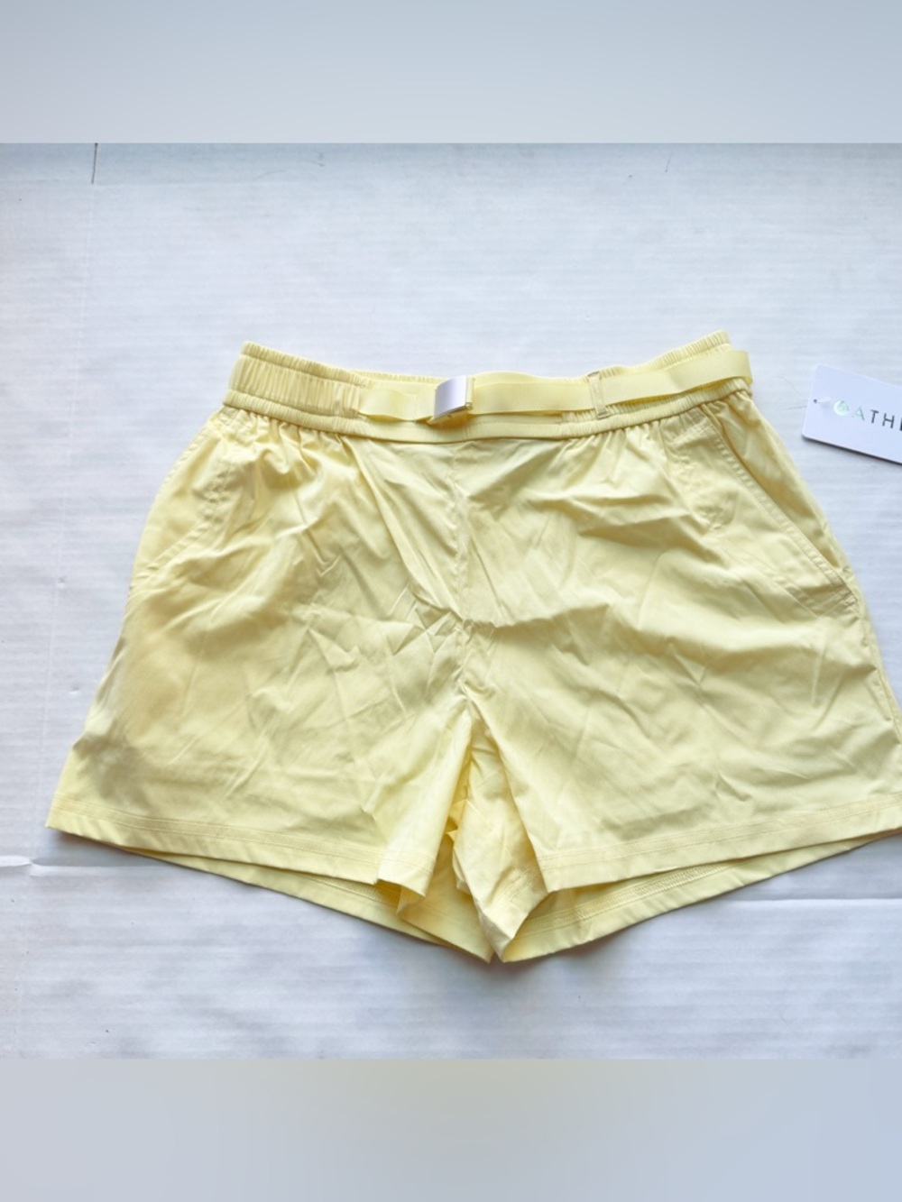 ATHLETA New Highland High Rise 3 1/2" Utility Short in Citron Yellow NWT - Picture 2 of 16